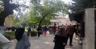 Müze Ve Türbelerde Bayram Bereketi