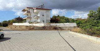 Manavgatta Telefon Direği Yıkıldı, Teller Askıda Kaldı