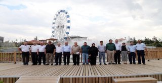 Başkan Duruay Ve Meclis Üyelerinden Şehir Parkı Çıkarması