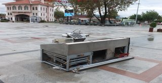 Bandırmada Selin Yaraları Sarılıyor