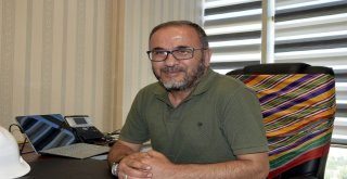 Burdurda Akademisyen Maaşını Bağışladı