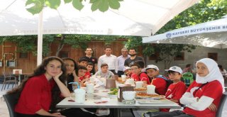 Büyükşehir Gençleri Sosyalleştiriyor