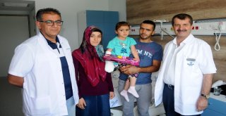 Küçük Zeynep Artık Parmaklarını Kullanabilecek