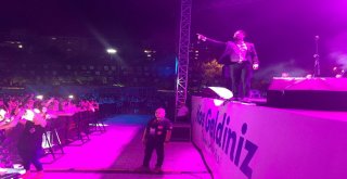 Çılgın Sedat Beylikdüzünde Şarkılarıyla Coşturdu