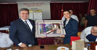 Aydın Kaymakam Kızını Bağrına Bastı