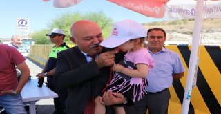 Çocuklar Kural Hatası Yapan Büyüklerini Kırmızı Düdük İle Uyaracak