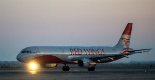 Rusyada Motoru Alev Alan Uçak Paniğe Neden Oldu