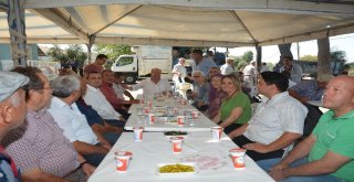 Başkan Özakcan, Gölhisar Mahallesindeki Hayra Katıldı