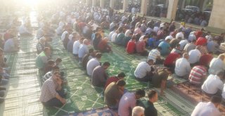 Adıyamanda Binlerce Kişi Bayram Namazı İçin Saf Tuttu