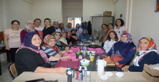 Hem Meslek Öğreniyor, Hem Para Kazanıyorlar