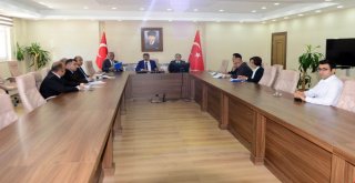 Vali Bilmez, Milli Eğitim Müdürü Ve Şube Müdürleri İle Toplantı Yaptı