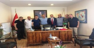 Ayvalık Belediye Başkanı Gençerden Atonun Yeni Yönetimine Anlamlı Ziyaret
