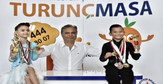 Başkan Uysal, Dansın Minik Şampiyonlarını Ağırladı