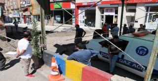 Doğalgaz Kaçağını Sigara İçerek İzledi