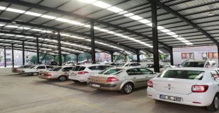 Araç Sahipleri Dolu Önlemini Kapalı Pazar Yerine Sığınarak Aldı