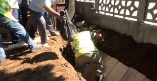 Öldürülen Afgan Hussaini Eşyaları İle Defnedildi