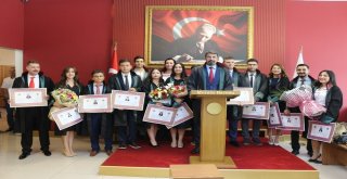 Mersinde 14 Avukat Yemin Edip Cübbe Giydi