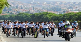 Çeşmede Öğrenciler Sağlıklı Yaşam İçin Pedal Çevirdi