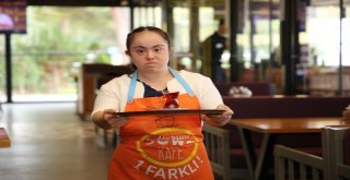 Melek Yüzlüler İş Başı Yapıyor