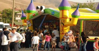 Bitlisteki Park Açılışında Çocuklar Tarafından İzdiham Yaşandı