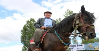 72 Yaşında Tüm Ulaşımını Atla Sağlıyor