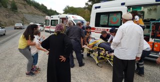 Otomobiller Çarpıştı: 4Ü Çocuk 7 Yaralı