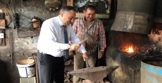 Başkan Dursun Ay Demir Dövdü