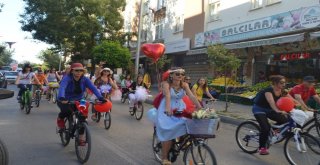 Ispartada Süslü Kadınlar Bisiklet Turu