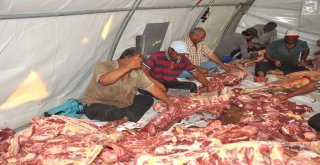 Çadır Kentte Yaşayan Suriyelilere Kurban Eti Dağıtıldı