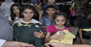 Hayırsever İş Adamı 300 Çocuğun Yüzünü Güldürdü