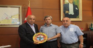 Vali Çınara Çanakkaleden Gelen Hediyeleri Verdiler