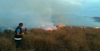 Özalp İlçesinde Korkutan Anız Yangını