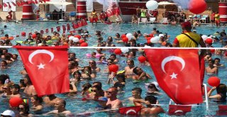 3 Bin Tatilciden 30 Ağustosta Rekor Denemesi