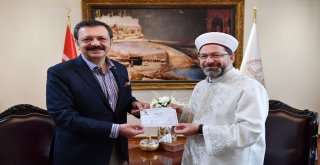 Tobb Başkanı Hisarcıklıoğlu Tdvye Kurban Bağışında Bulundu