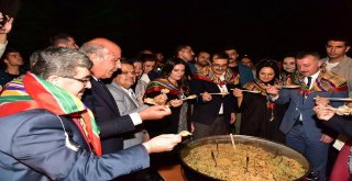 Bakan Dönmez, Geleneksel Şifalı Pilav Kazanı Kapak Açma Programına Katıldı