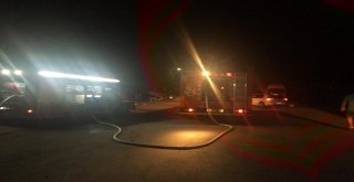 Kuşadasında Yangın, Dumandan Zehirlenen 2 Kişi Hastaneye Kaldırıldı