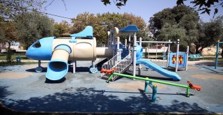 Karaman Mahallesinde Parklar Yenileniyor