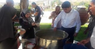 Delicede Vatandaşlara Aşure Dağıtıldı