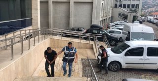 Kendini Polis Ve Savcı Diye Tanıtan Dolandırıcı Suçüstü Yakalandı