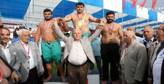 Başpehlivan Gör Altın Kemerin Sahibi Oldu