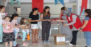 Gençlerden Köy Okullarına Kitap Bağışı