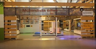 Mühendislik Bilimi, Bilim Merkezinde