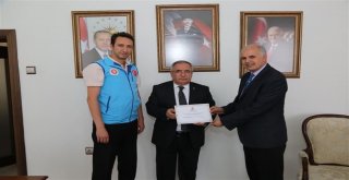 Vali Ahmet Hamdi Nayirden Diyanet Vakfına Vekaletle Kurban Bağışı