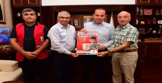 Adana Büyükşehir Belediye Başkanı Sözlüden Kızılayın Kurban Kampanyasına Destek