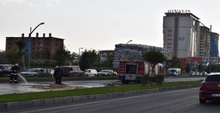 Sigara İzmariti Saman Balyalarını Tutuşturdu