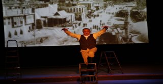 Vecihi Hürkuş Ayakta Alkışlandı