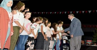 Kursiyerlerin Sertifika Sevinci