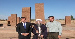 Cübbeli Ahmet Hocanın Ahlatı Gezdi