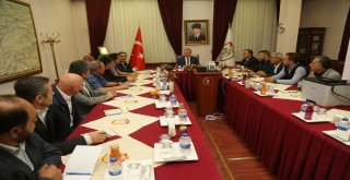 Vali Gülden Ekmeğe Zam Yapmayan Fırıncılara Teşekkür