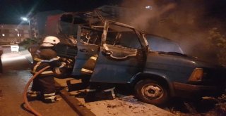 Orduda Park Halindeki Kamyonet Yandı